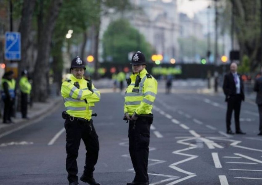 Protestat në Britani, 'blindohen' rrugët, 6 mijë forca policie në terren