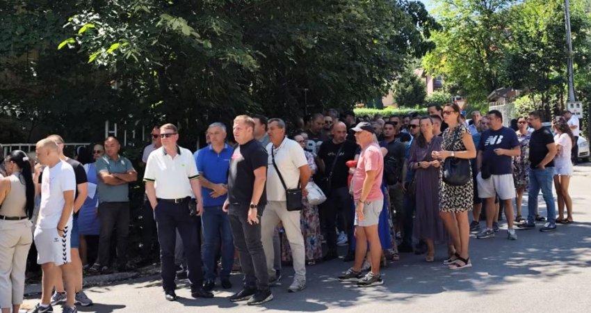 Protestë në veri pas arrestimit të dy politikanëve serbë