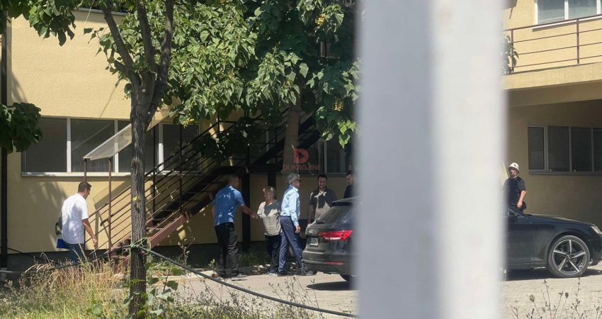 Familjarët e Faton Hajrizit e identifikojnë trupin në IML