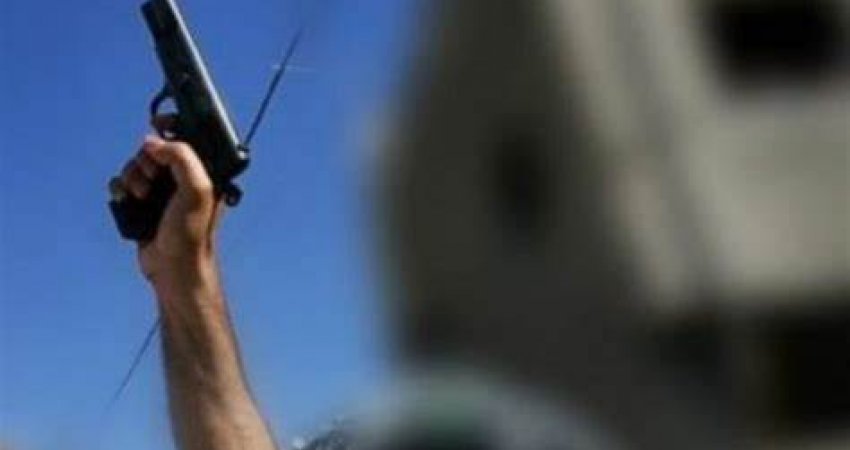Shtiu me armë, Policia gjen 16 gëzhoja në sallën e dasmave