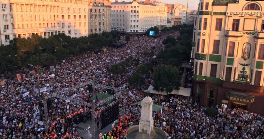 Beograd/ Protestë masive kundër minierave të litiumit