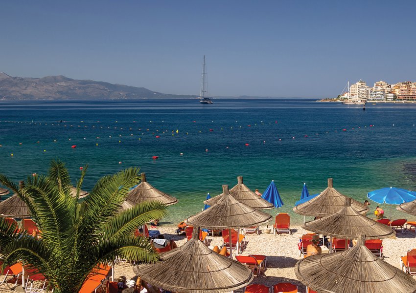Bizneset: Turistët që vijnë në Shqipëri janë 'low cost'! Më 'koprracët' italianët, më dorëlëshuarit anglezët