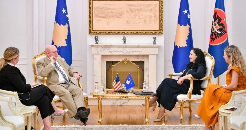 Osmani takohet me Hovenierin, flasin për konsolidimin ndërkombëtar të Kosovës
