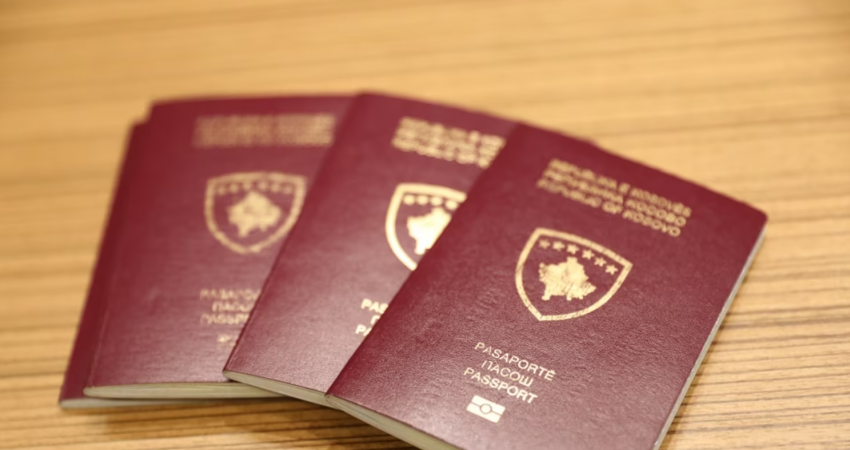 Mbi 10,000 serbë kanë marrë pasaportën e Kosovës nga janari