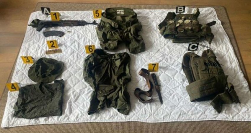 Armatimi e pajisjet ushtarake që u gjetën dje në Banjskë ishin fshehur në banjon e hotelit, Policia jep detaje
