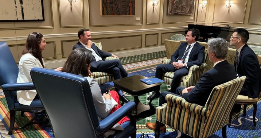 Kurti u takua me senatorin amerikan Chris Murphy