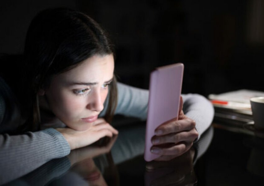 Shumë shkolla franceze në Belgjikë ndalojnë përdorimin e telefonave inteligjentë