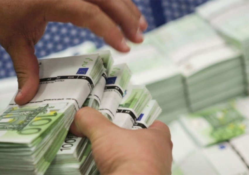 Qytetarët e Kosovës me 6.26 miliardë euro kursime në banka