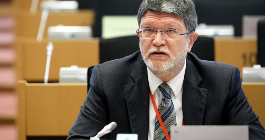 Picula për Vuçiqin: Për audiencë politike arreston shqiptarë e kroatë 