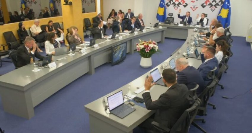 Qeveria miraton propozimin e ri: Paga minimale rritet në 350 euro bruto
