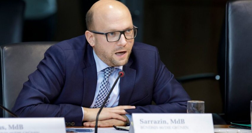 Sarrazin vizitë në Kosovë, pritet të zhvillojë disa takime zyrtare
