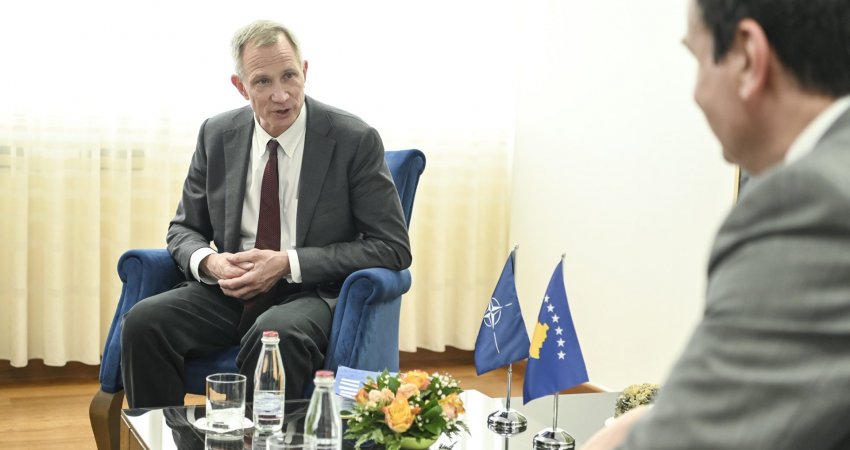 Goffus: Shtimi i trupave të KFOR-it s’është zgjidhje, koordinimi është kyç për stabilitetin në Kosov