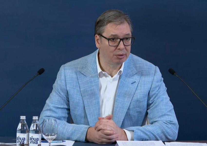 ‘Nuk kemi lidhje ne’/ Vuçiç konferencë urgjente, akuzon Kurtin për inskenim të sulmit terrorist në Veri