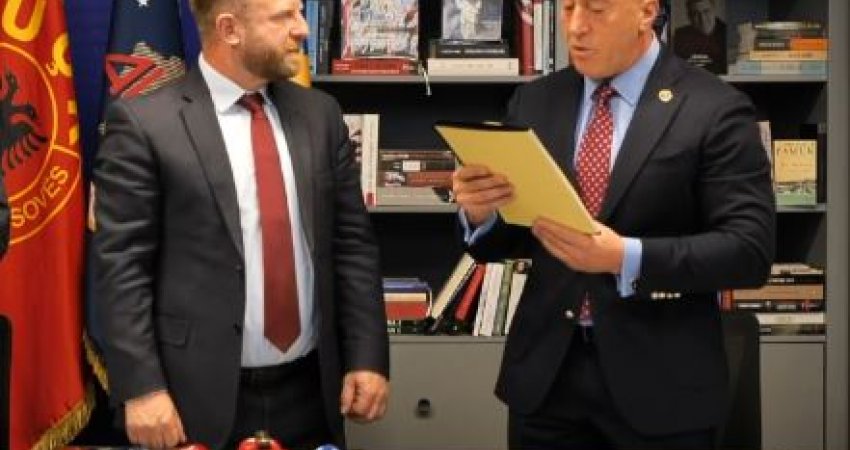 Abazi zyrtarisht në AAK: Idenë e Skënderbeut për bashkim e kam gjetur këtu