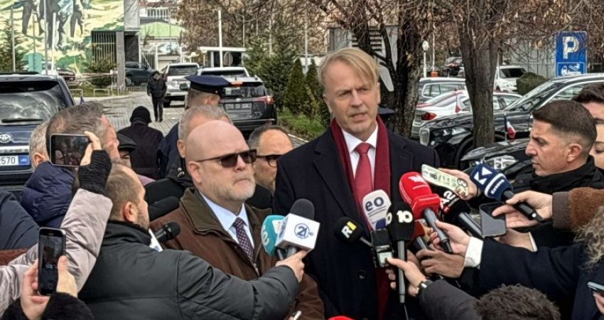 Hovenier: Nuk përjashtohet asnjë grup apo shtet për sulmin në Zubin Potok