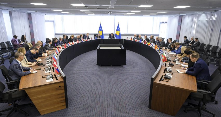 Qeveria deklarohet për takimin me vendet e Quintit