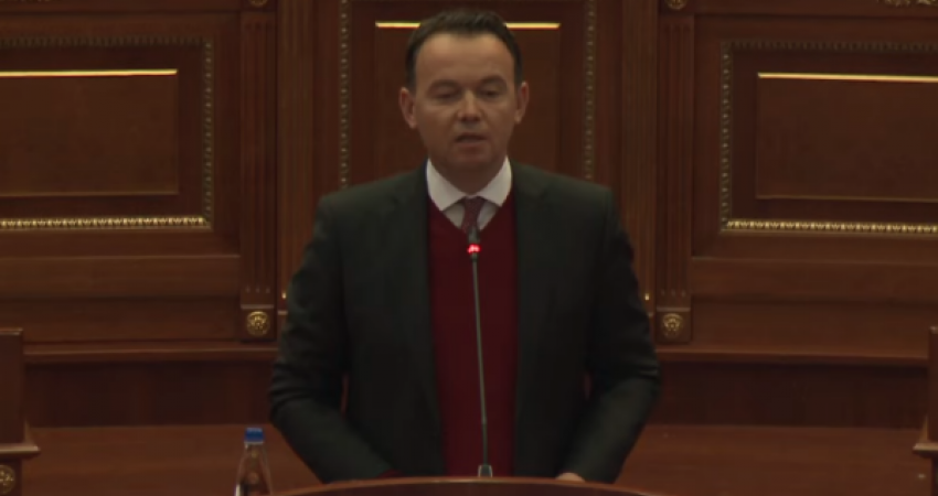Peci vishet si Rugova, akuzave për skandalin me grante u përgjigjet duke thënë se e çoi në vend amanetin e presidentit