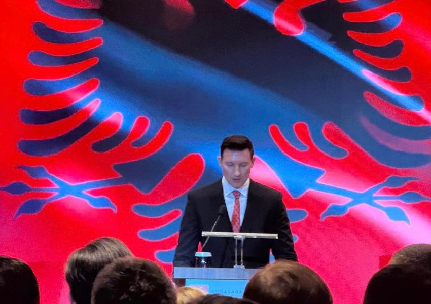 Djegia e flamurit shqiptar, reagon Meidani: Po ndjekim me vëmendje situatën, qetësia udhërrëfyesi ynë