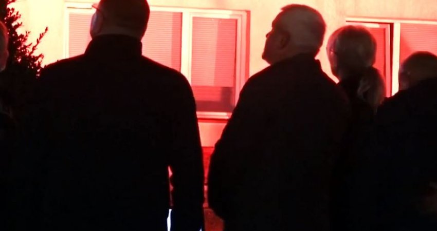 Stacioni Policor Qendra ndriçohet në shenjë solidarizimi ndaj dhunës së grave
