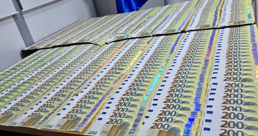 Policia e Kosovës konfiskon 105 mijë euro që dyshohen se janë të falsifikuara, arrestohet i dyshuari