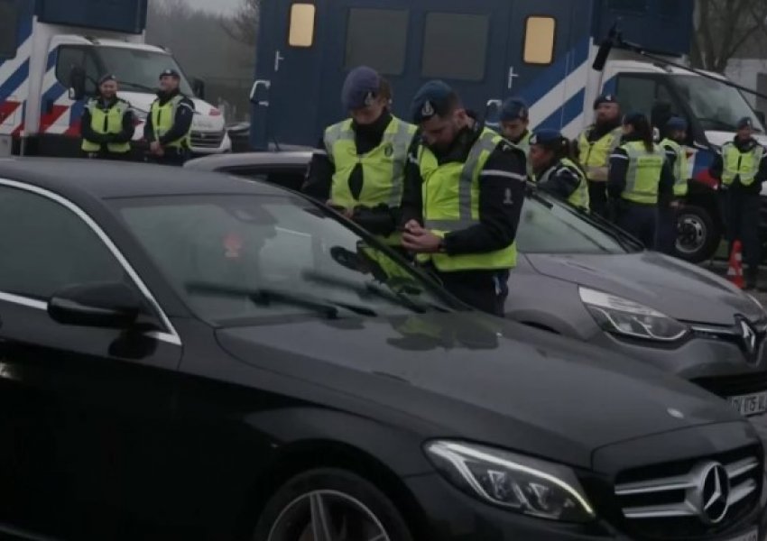 Holanda fillon zbatimin e kontrolleve shtesë kufitare