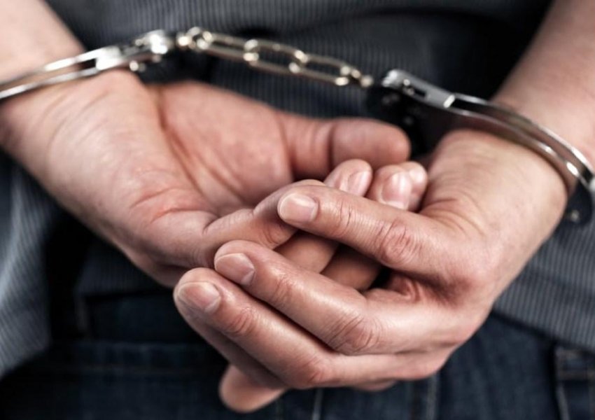 Në kërkim prej dy vitesh për trafik droge, arrestohet 25-vjeçari në Durrës