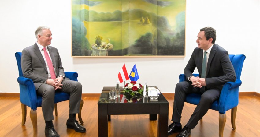 Kurti mirëpriti drejtorin e përgjithshëm të ADA-së, Friedrich Stift – diskutuan për digjitalizimin e shkollave
