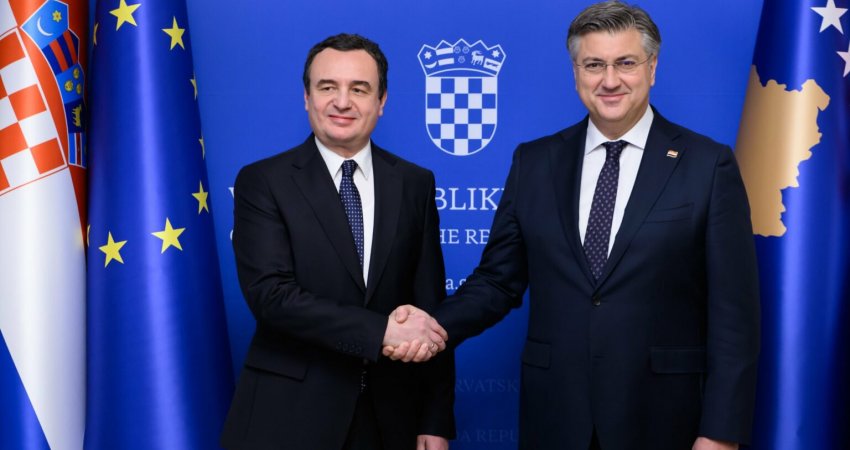Kurti u mirëprit nga kryeministri kroat Plenkoviq gjatë vizitës zyrtare, nënshkruhen marrëveshje me rëndësi ndërmjet Kosovës dhe Kroacisë