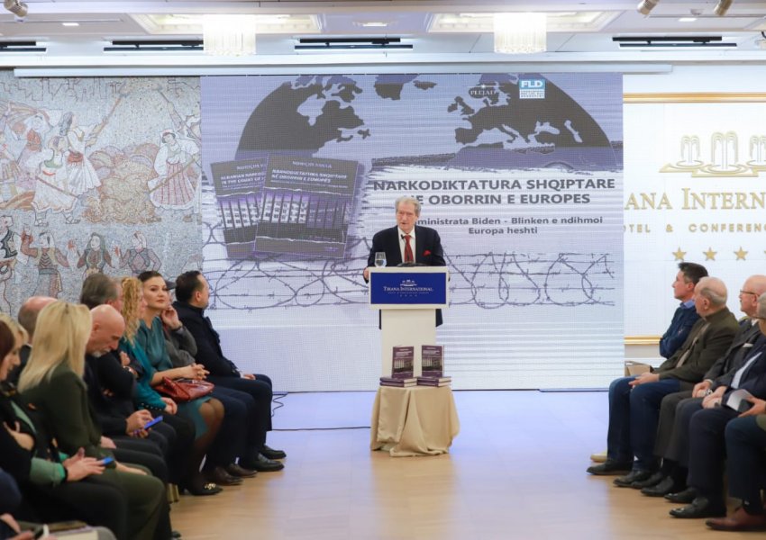 Berisha u bën thirrje intelektualëve: Mos harroni se duhet të jenë kritikë ndaj pushtetit, mos u konformoni