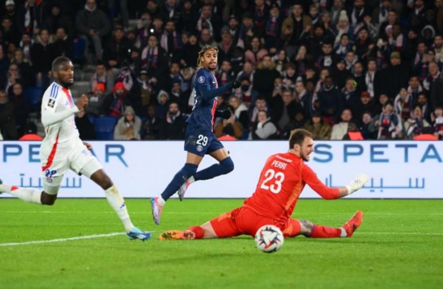 VIDEO/ PSG  nuk zhgënjen ndaj Lyonit, shkon +7 nga Marseja