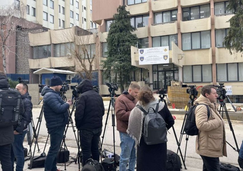 Albin Kurti nuk paraqitet në Prokurorinë Speciale, ndodhet jashtë vendit