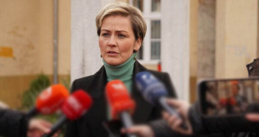 Sinani: Çekut iu ndalua hyrja në Serbi një orë para se të niste vizita e planifikuar
