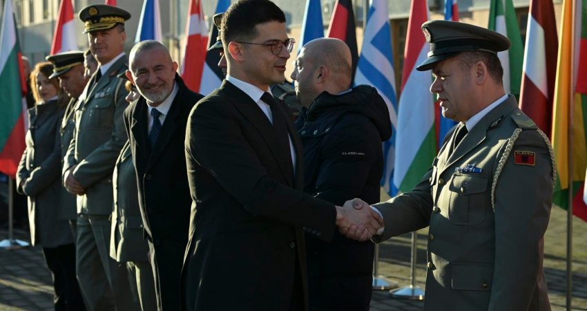 Betohen oficerët e rinj të FASh, mesin e tyre edhe dhjetë studentë kosovarë