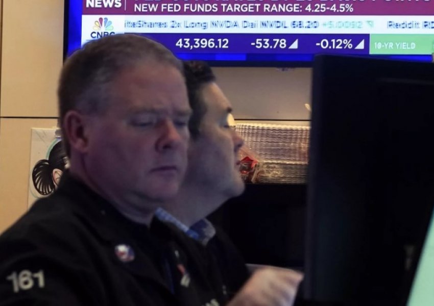 Euro bie në nivelin më të ulët të dy viteve pas uljes së ashpër të normës së Fed