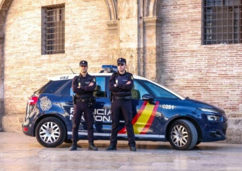 Kapen me gjysëm ton marijuanë në 'shtëpinë e barit', arrestohen dy shqiptarë në Spanjë