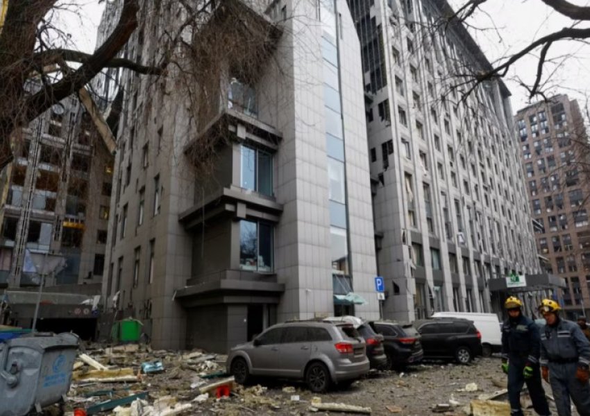 Gjashtë ambasada, përfshirë të Shqipërisë, dëmtohen nga sulmi rus në Kiev