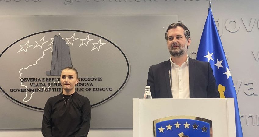 Çeku: Serbia gjatë luftës së fundit në Kosovë ka shkatërruar mbi 1800 monumente e 1.7 milionë libra shqip 