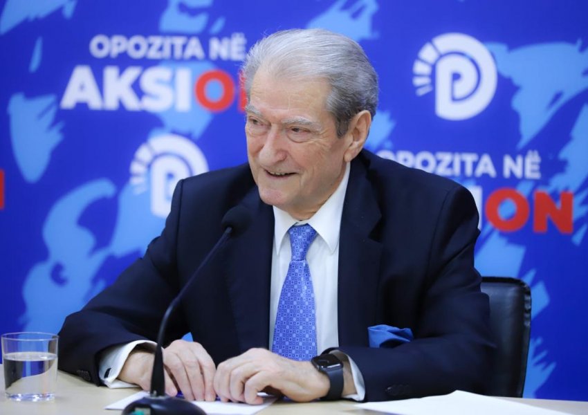 Berisha: I garantoj të rinjtë se akti i parë pas zgjedhjeve do jetë hapja përfundimtare e TikTokut dhe ndëshkimi i xhelatit të fjalës së lirë për krim kushtetues