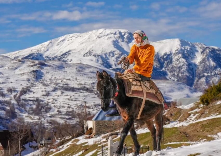 Fshatrat shqiptare më keq se në Mesjetë: Historia e fotos fituese të REL