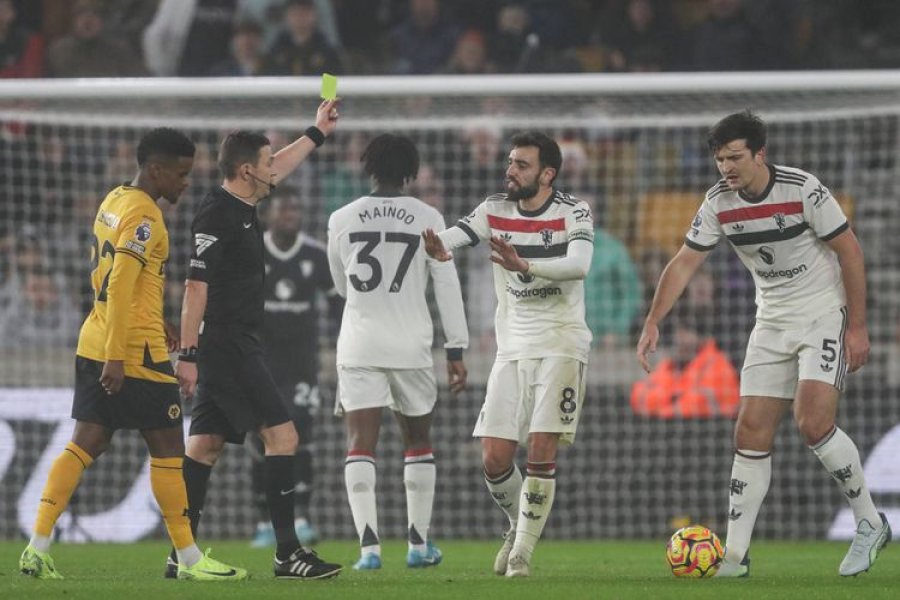 VIDEO/ Te Manchester United e kanë humbur toruan, Bruno Fernandes merr karton të kuq