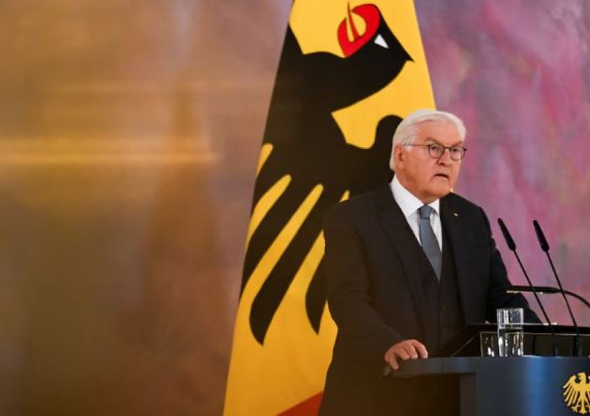 Presidenti gjerman i hap rrugën zgjedhjeve të parakohshme, shpërndan Parlamentin! Scholz do të drejtojë qeverinë e përkohshme