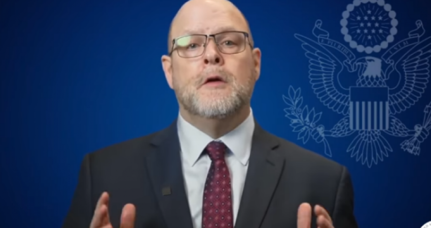 Hovenier bën adresimin e fundit për kosovarët para largimit: Mezi pres të shoh çfarë do të arrini në vitin 2025