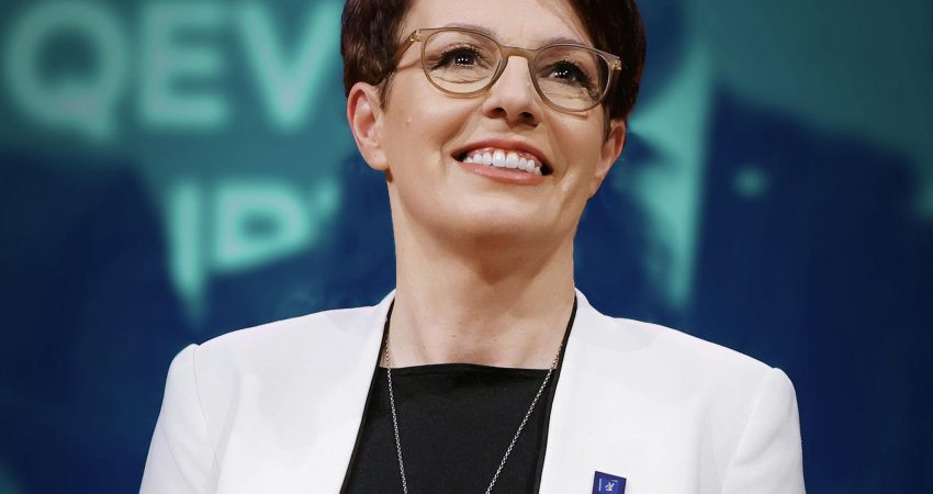 Donika Gërvalla pak para mesnatës reagon në Facebook: E vërteta gjithnjë e mund gënjeshtrën