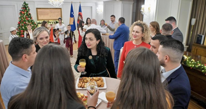 Osmani për fundvit i pret një grup fëmijësh nga të gjitha komunitetet: Kosova i përket të gjithë qytetarëve të saj   