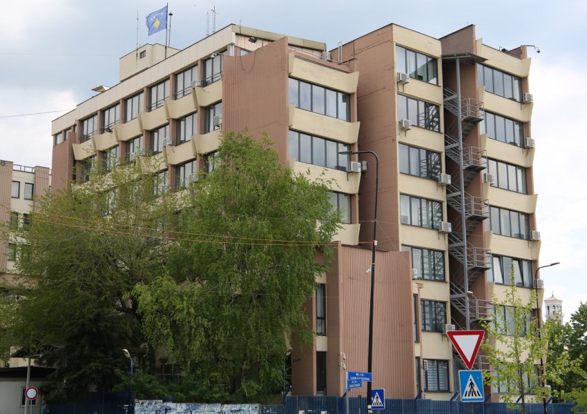 Prokuroria ngre aktakuzë kundër ish-kryeshefit të KEK-ut dhe dy të tjerëve