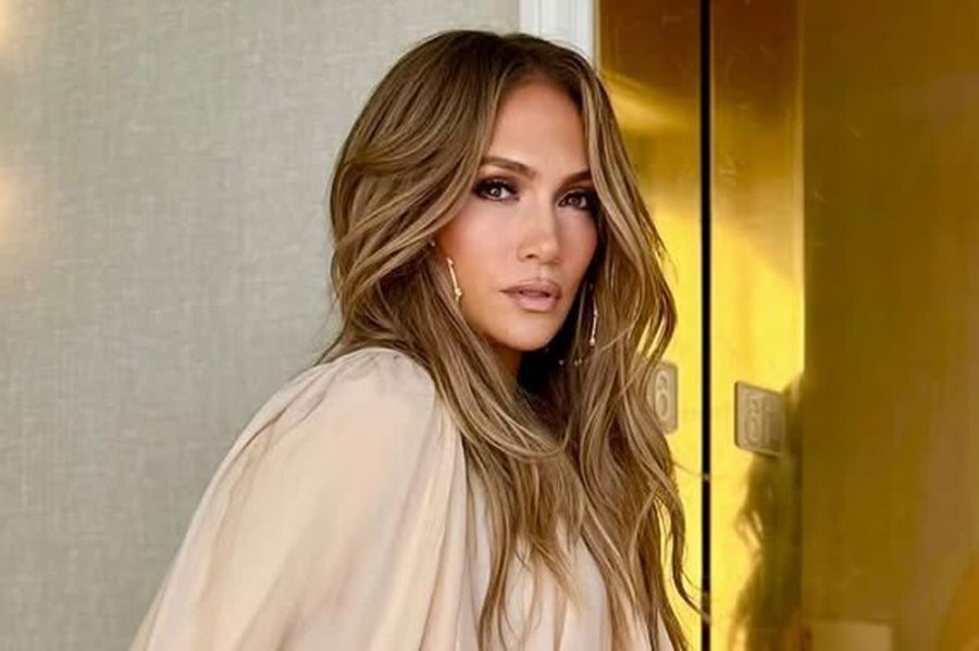 Jennifer Lopez kapet ‘mat’ me aktorin e njohur