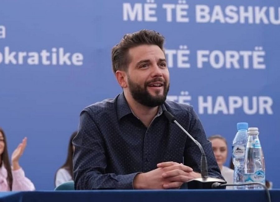Grigels Muçollari: Kur SHBA të heq vizën!