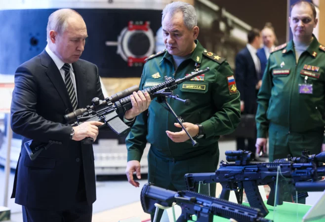 Putin sfidon Perëndimin: Armatimi jonë superior ndaj atij të NATO-s
