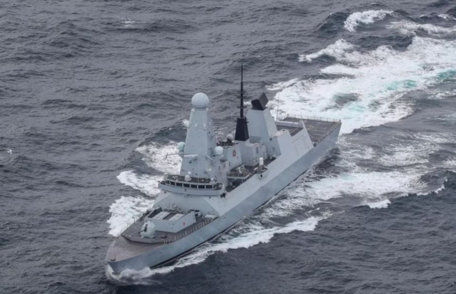 Sulmohet me dronë anija britanike në Detin e Kuq