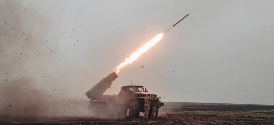 Raketat ruse i afrohen kufirit të NATO-s, Polonia mobilizon forcat ajrore pas sulmit ndaj Ukrainës